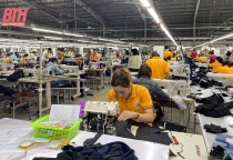 Doanh nghiệp may mặc xuất khẩu tăng tốc những tháng cuối năm Doanh nghiệp may mặc xuất khẩu tăng tốc những tháng cuối năm