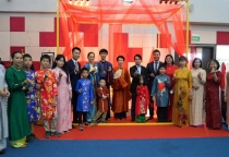 Ấn tượng áo dài Việt Nam tại triển lãm dệt may ASEAN Ấn tượng áo dài Việt Nam tại triển lãm dệt may ASEAN