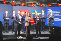 Bình Định trao giấy chứng nhận đăng ký đầu tư cho dự án FDI 1 tỷ USD Bình Định trao giấy chứng nhận đăng ký đầu tư cho dự án FDI 1 tỷ USD